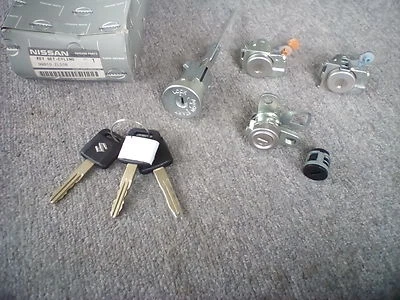 Juego de llaves de cilindro de encendido Nissan/Suzuki 99810-ZL50B Foto 1 de 4