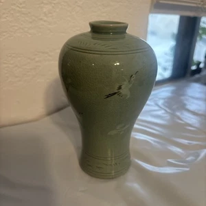 Korean/Japanese Celadon Porcelain Seiji Small Flower Vase Crane Signed Antique - Picture 1 of 7
