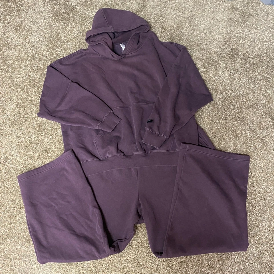 Fabletics Cozy Fleece Tracksuit Set Womens 2X Plus Deep Plum Wide Leg High Rise - Image 1 of 4