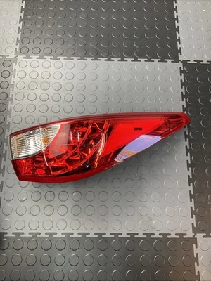 Infiniti JX35 QX60 2013-2015 lado derecho pasajero luz trasera LED fabricante de equipos originales Foto 1 de 4