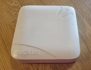 Ruckus ZoneFlex 7982 Dual-Band 3x3:3 802.11n Smart Wi-Fi Access Point - Picture 1 of 5