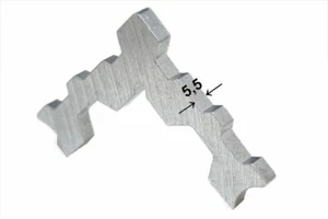 Eckverbinder aus Aluminium bei Gehrungszuschnitt  Stärke 5,5 mm  - Bild 1 von 1