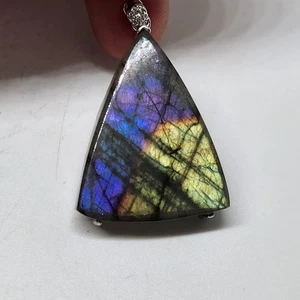 Ciondolo viola appariscente spectrolite labradorite cabochon argento sterling pietra preziosa - Foto 1 di 8
