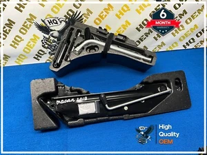 2015 - 2023 PORSCHE MACAN EMERGENCY SPARE TIRE JACK W/ TOOL KIT SET OEM - Foto 1 di 14