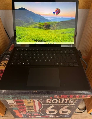 Microsoft Surface Laptop 4 - Core i5  - 16GB - mit Dockingstation QWERTY!!  - Bild 1 von 4