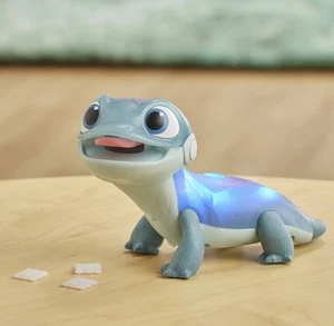 Frozen II "Bruni" Salamander frisst Schneeflocken Spielzeug von Disney - interaktiver Spaß! - Bild 1 von 6