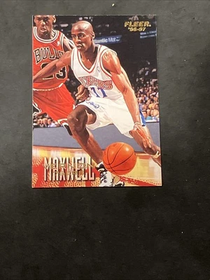 1996-97 Fleer #82 Vernon Maxwell W/Michael Jordan In Background - Image 1 of 2