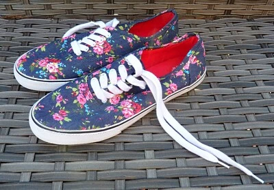 Zapatos sin cordones Mossimo Supply Co de lona floral para mujer talla 9 azul rosa con cordones Foto 1 de 4