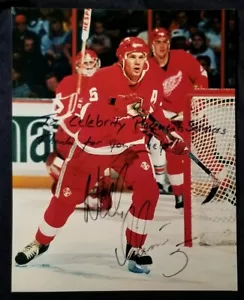 NICKLAS LIDSTROM Signed Inscribed 8x10 Photo DETROIT RED WINGS TEAM vtg Auto - Picture 1 of 2