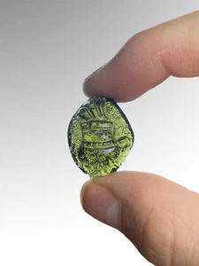 5,35 g 26,75 ct MOLDAVITE scultura intagliata fatta a mano #CM6 - Foto 1 di 3