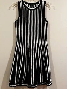 Vestido suéter ANN TAYLOR Petite talla XS blanco y negro a rayas sin mangas. Usado en excelente estado - Imagen 1 de 6