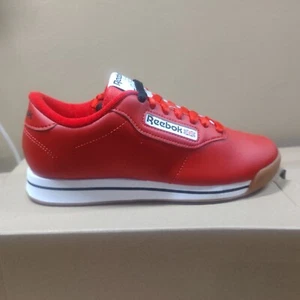 Sneaker da donna Reebok taglia 5,5 Princess gomma rossa classiche da corsa NUOVE - Foto 1 di 7