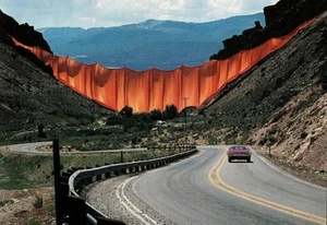 Postcard Christo/Jeanne-Claude "Valley Curtain Grand Hogback" Rifle, CO 1970 MNT - Picture 1 of 1