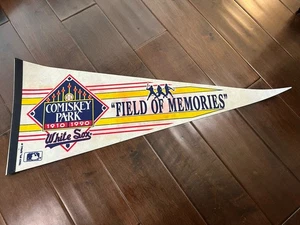Banderín tamaño completo Comisky Park Field Of Memory, Chicago White Sox SANGRADO - Imagen 1 de 1