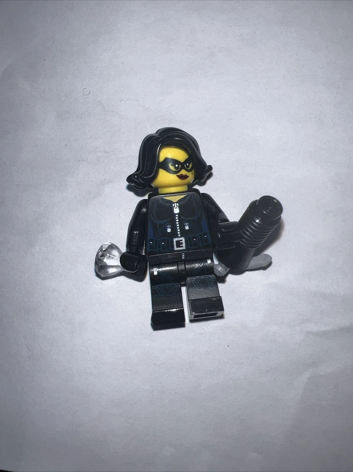 Lego Minifigures Series 15 (71011-15) - Jewel Thief - New - Retired - image 1 of 1