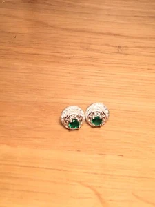 Gift Idea Beautiful Round Sterling Silver Sparkly Studs With Green Stone - Picture 1 of 13