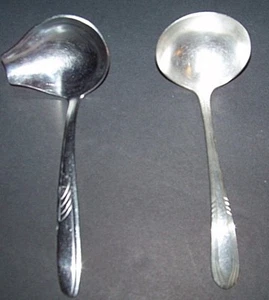 Lot of 2 Gravy Sauce Serving Ladles - Imperial stainless  and W,M. Rogers - Picture 1 of 4