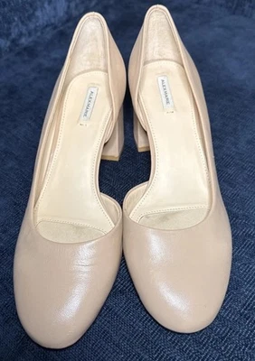 Alex Marie Nude 2.5" Block Heels Women's 9.5 with Cutout and Gold-toned Trim - Imagem 1 de 4