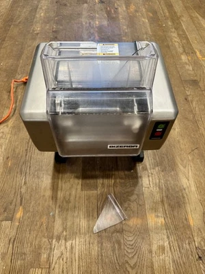 请阅读碧彩 S111 商用肉类调味剂 - 120 伏 — 第 1/4 张图片