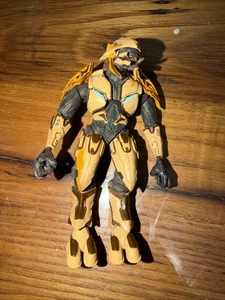 McFarlane Toys Halo 3 - Combat Elite - Figura giallo marrone - Foto 1 di 2