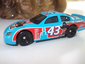 2008 Richard Petty #43 7-time Champion LEGACY NASCAR 1/64 CAR - Picture 1 of 8