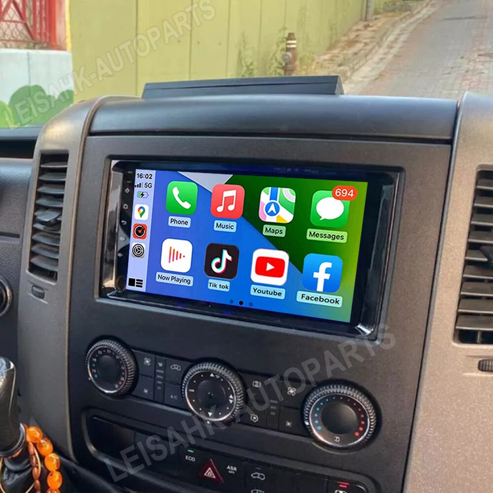 Android 12.0 CarPlay Radio GPS Navi Camera For 2009-2017 Mercedes Benz Sprinter - Image 1 of 4