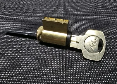 Llave y cilindro OEM Yale Smart Assure Lock 2-Pro 2-KW para YRD410/420/614 negro Foto 1 de 2