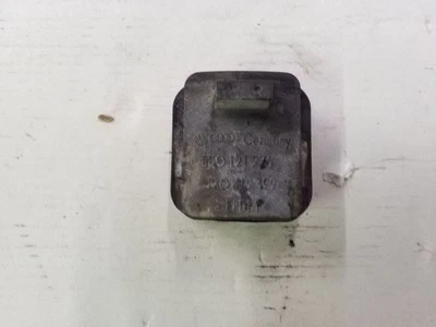 Buje de ojal superior del radiador | Se adapta a Volkswagen Passat 1998-2001 Foto 1 de 4