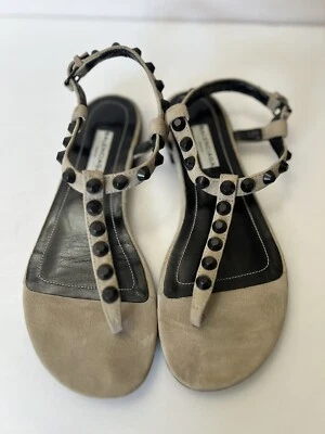 Sandalias Balenciaga Tachonadas Correa en T Cuero Gris Talla EU 35.5 US 5.5 Planas Foto 1 de 4