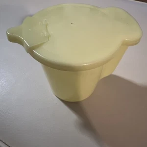 Crema abatible vintage amarilla suave Tupperware 574-4 (o azúcar) - Imagen 1 de 4