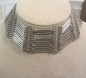 Breiter Choker Halsband Kette Statement Halskette silberfarben breit verstellbar Damen - Bild 1 von 3