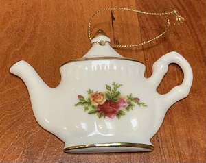 Old Country Roses Royal Albert Fine China Teapot Christmas Ornament 1962 Perfect - Picture 1 of 4