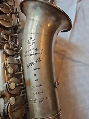 Altes Saxophone  Zum Reparieren Oder Dekoration • 280€