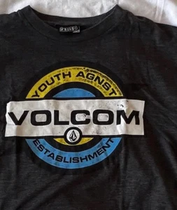 Volcom YOUTH AGAINST ESTABLISHMENT YAE Gray Crop Top Unisex T-Shirt Men’s Size S - Picture 1 of 3