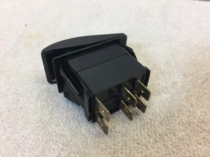 Carling Tech Lighted MOMENTARY Switch 20A 12V  6 PIN GREEN MARINE RV (2152) - Bild 1 von 4