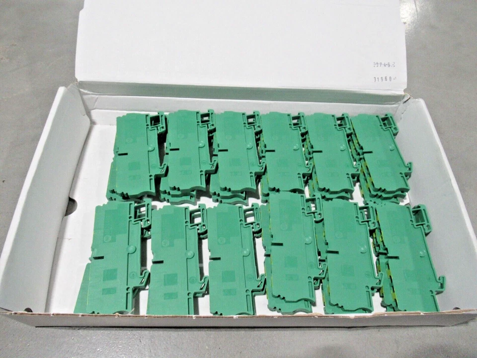 33PCS ALLEN BRADLEY 1492-LG3Q Green Terminal Block Connectors *NEW* - Image 1 of 4