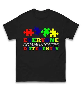 T-Shirt Everyone Communicates Differently Autism Awareness, Unterstützung, autistische Liebe - Bild 1 von 6