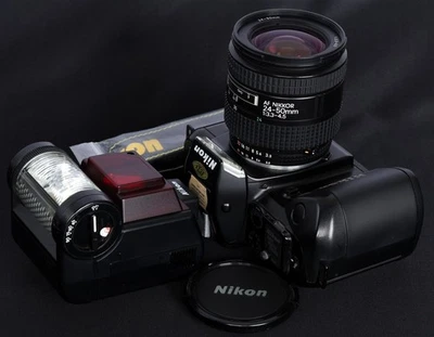 Nikon F-401QD 35mm Film SLR c/w AF NIKKOR 24-50mm f/3.3-4.5 Zoom Lens & SB20 Kit - Image 1 of 4