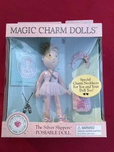 Magic Charm Dolls SILBER HAUSSCHUHE Puppe/Halskette Neu im Karton Elizabeth Koda-Callan Neu - Bild 1 von 11