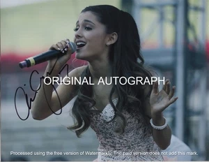 ARIANA GRANDE - SEXY POPSÄNGERIN - HANDSIGNIERTES HANDSIGNIERTES FOTO MIT COA - Bild 1 von 2