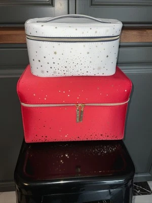 Juego Estuche Maquillaje ESTEE LAURDER 2022, Rojo/Estrellas, Blanco Más Pequeño/Estrellas Foto 1 de 4