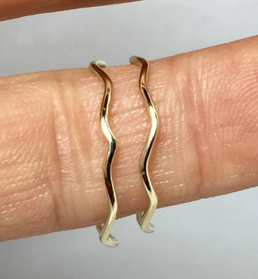 10k/14k Solid Gold Wavy Ring, Delicate Gold Ring, Wave Ring, Thin Gold Ring - Image 1 of 3