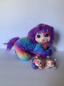 Peluche sorpresa cachorro arco iris y corazones y 2 cachorros 2022 DOS CACHORROS DENTRO - Imagen 1 de 14