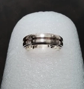 STUNNING 9CT 2 TONE GOLD WEDDING RING BAND HEAVY 4.2 GRAMS - Picture 1 of 7
