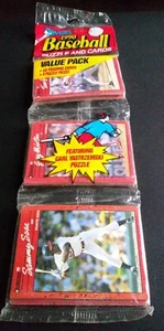 1990 Donruss Rack Pack Sammy Sosa Rookie Card on top  - Picture 1 of 2