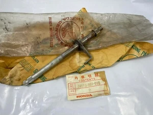 HONDA C100 C105 CA100 CA105T CZ100 GEAR SHIFT SPINDLE SHAFT NOS JP 24610-001-080 - Picture 1 of 9