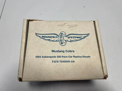 Nuevo de Lote Original Ford Mustang Indianapolis 1994 500 Pace Car Calcomanías Kit Parcial Caja Cobra Foto 1 de 4