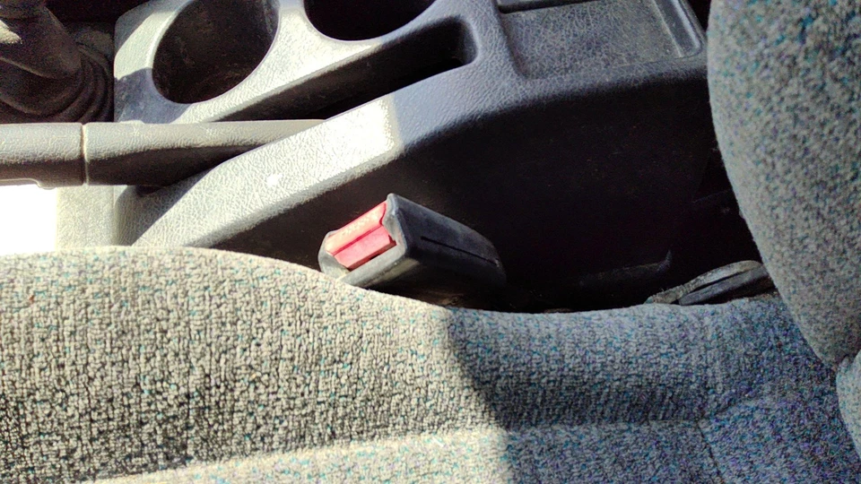 Suzuki Sidekick Driver 1997 cinturón de seguridad delantero izquierdo hebilla receptor fabricante original Foto 1 de 4