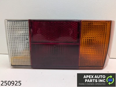 OEM 1988 Volkswagen Cabriolet 1.8L RH lado pasajero luz trasera conjunto Foto 1 de 4