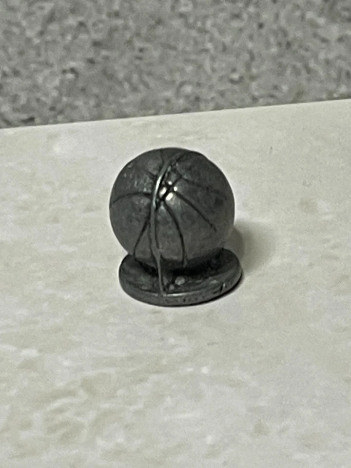 Britney Spears Monopoly 2022 - Ficha de baloncesto de repuesto (nueva) Foto 1 de 1